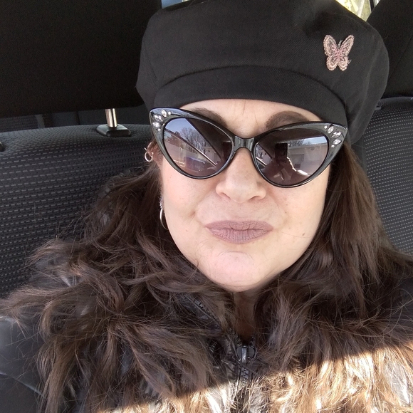 Meet your Posher, Kimberly Dawn - Picture 6 of 10